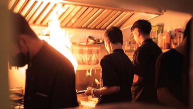 Dark Kitchen, restaurant traditionnel ou concept hybride : quel modèle de franchise pour la restauration de demain ?