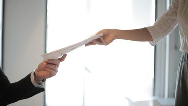 Pourquoi le DIP, Document d’Information Précontractuel, devrait-il être obligatoire partout en Afrique comme en Tunisie ?